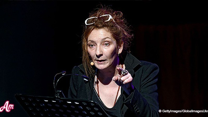Corinne Masiero lors d'une interview ou conférence de presse à propos de la série Capitaine Marleau
