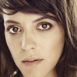 Portrait officiel de l'artiste Monia Chokri lors d'un festival de cinéma québécois.