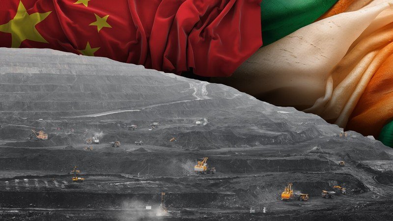 Symboles du dragon chinois et de l'éléphant indien devant des infrastructures pétrolières, illustrant leur rôle prépondérant dans la demande mondiale de brut.