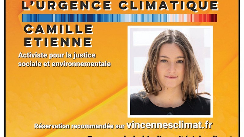Camille Etienne s'exprimant lors d'une conférence publique