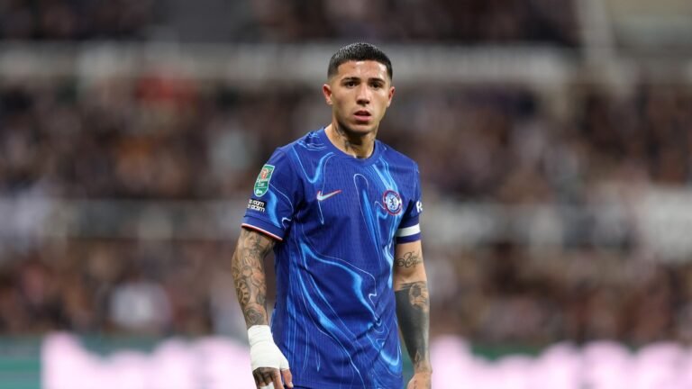 Enzo Fernandez sous le maillot de Chelsea