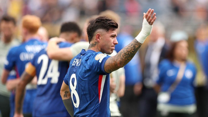 Enzo Fernandez lors d'un match de football