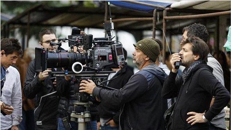 Luc Besson sur un plateau de tournage