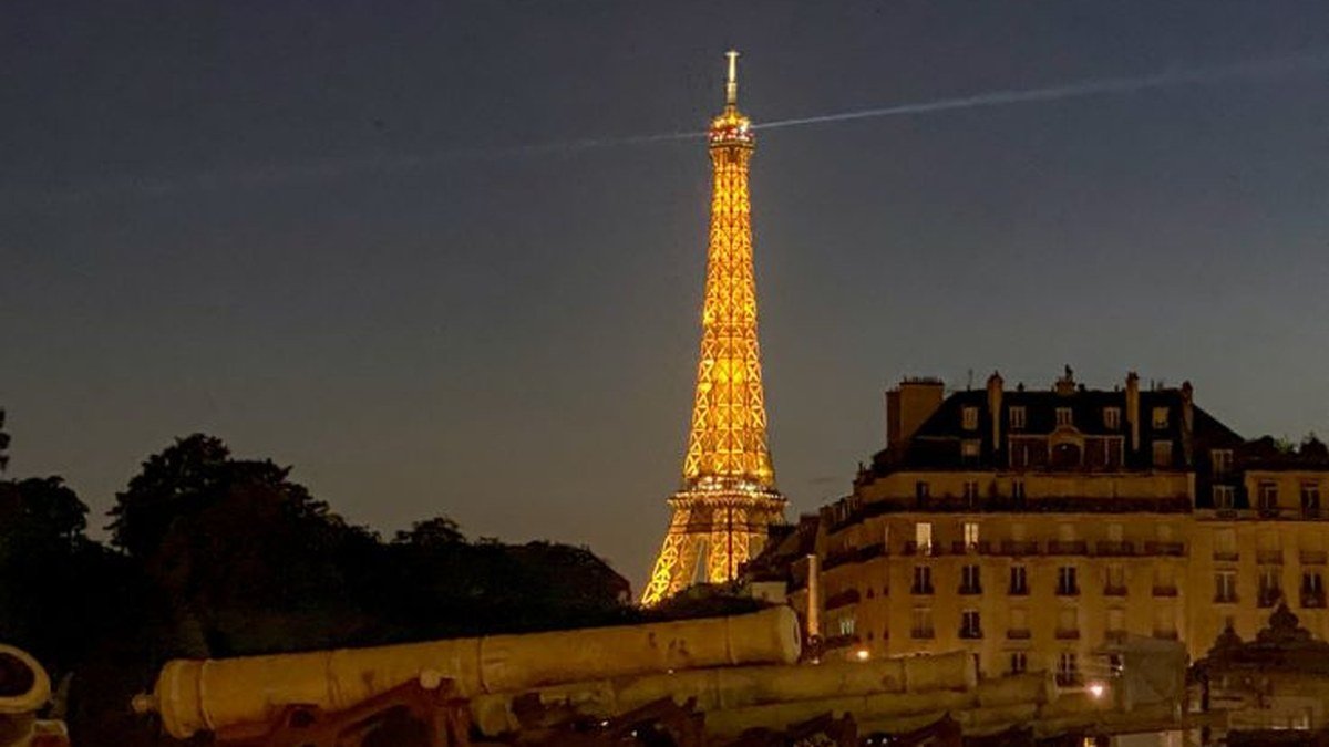 Public lors de l'événement culturel Nuit Blanche à Paris
