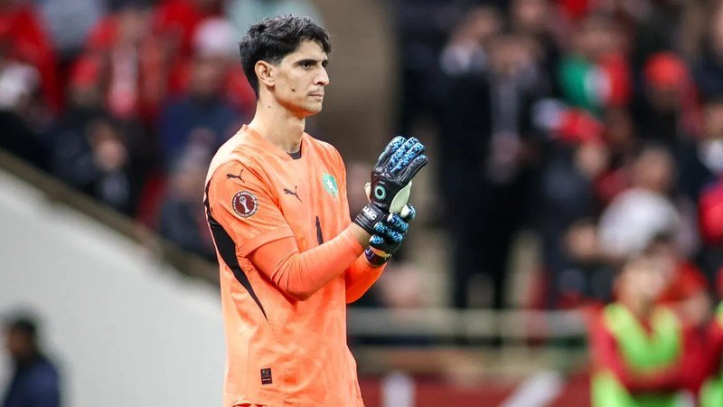 Yassine Bounou lors d'une séance d'entraînement