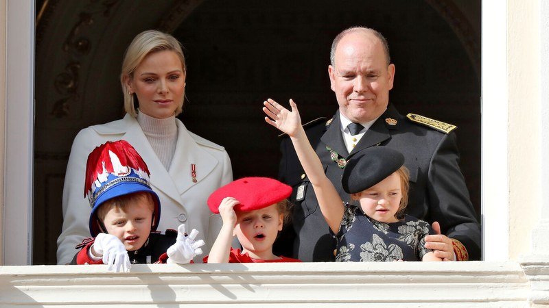 Le prince Albert et la princesse Charlène avec leurs enfants