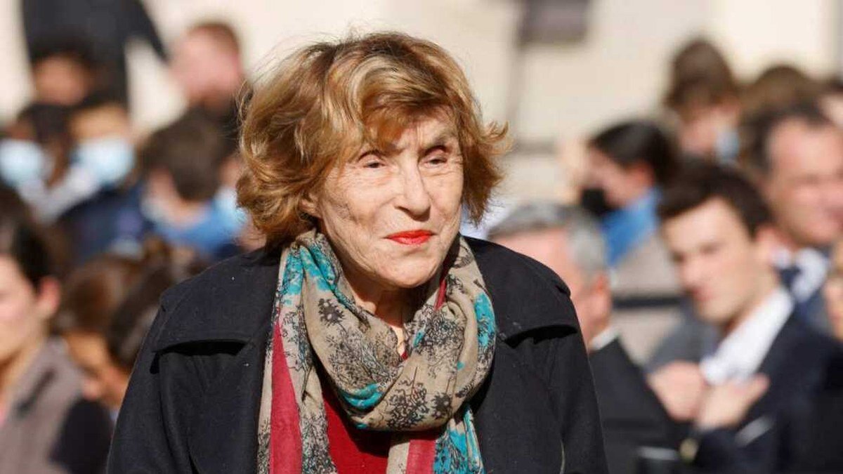 Portrait officiel de l'ancienne Première ministre Édith Cresson