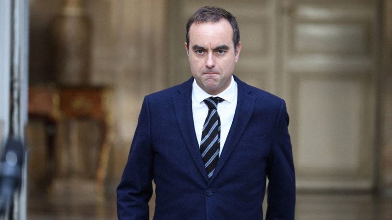 Le ministre Sébastien Lecornu dans ses fonctions officielles