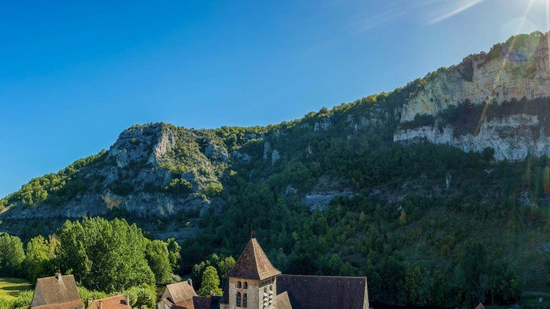 Paysage touristique et confluence de la rivière à Gignac