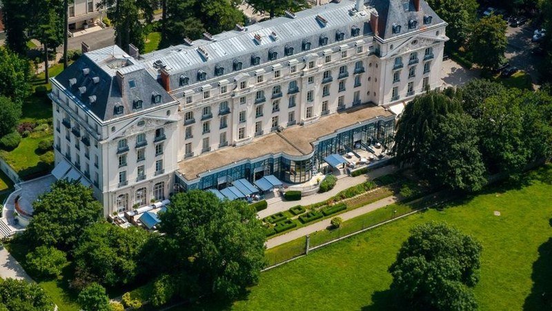 Façade du Waldorf Astoria Versailles Trianon Palace