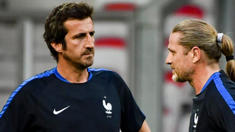 Johan Micoud en plateau télévisé pour l'analyse footballistique
