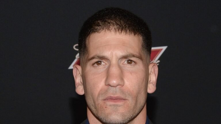Portrait de l'acteur Jon Bernthal