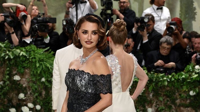Penélope Cruz sur un tapis rouge