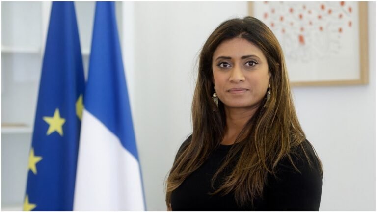 Portrait officiel de la femme politique Prisca Thevenot