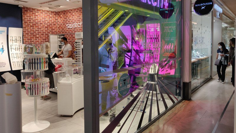 Façade d'une boutique Swatch officielle