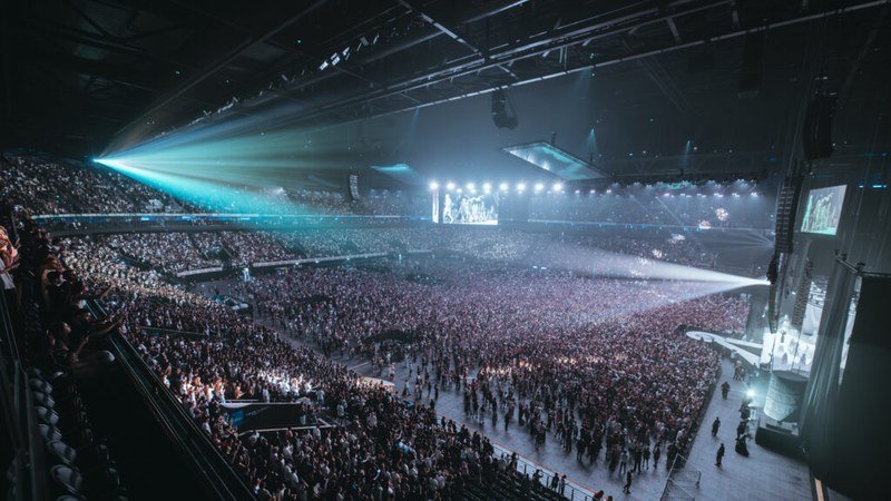 Vue extérieure de la salle Plenitude Arena à Paris