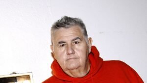 Pierre Ménès : son âge, ses revenus et sa nouvelle vie