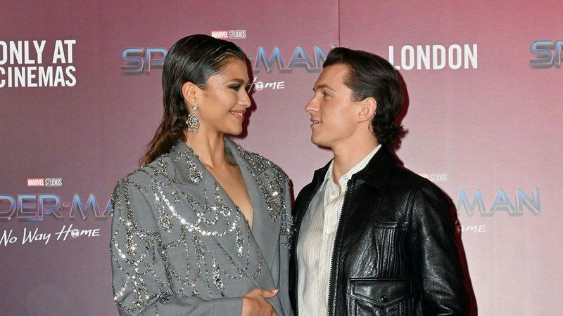 Zendaya et Tom Holland sur un tapis rouge